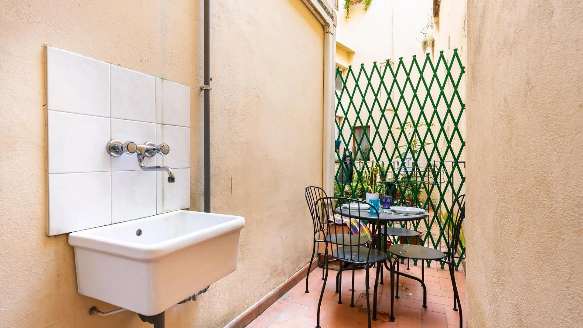 Vigna Nuova First Floor Apartment Florence
